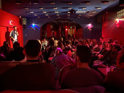 Photo 2 de Montmartre Comedy Club