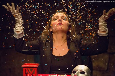 Photo 3 de Marie-Claire Neveu dans Nina, des tomates et des bombes