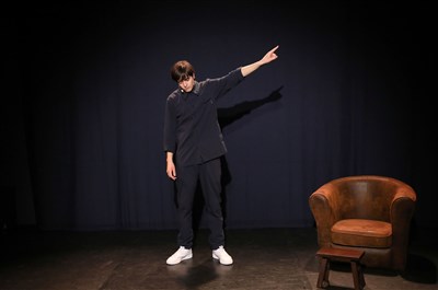Photo 2 de Gabriel Donzelli dans C'est bientôt fini