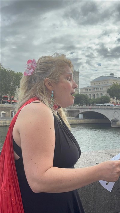 Veronica Antonelli visite chantée quais de Seine Ile de la cité 