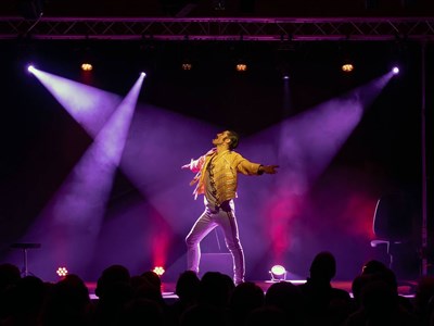 Photo 2 de Je vis avec Freddy Mercury