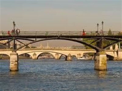 Photo 2 de Visite guidée : Ponts et berges de la Seine | Par Mo Patrimoine Culturel