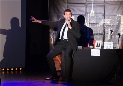 Photo 3 de Benjy Dotti dans The Comic Late Show