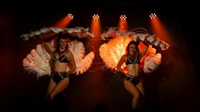 Fan Dance Burlesque Ô Boudoir Cabaret