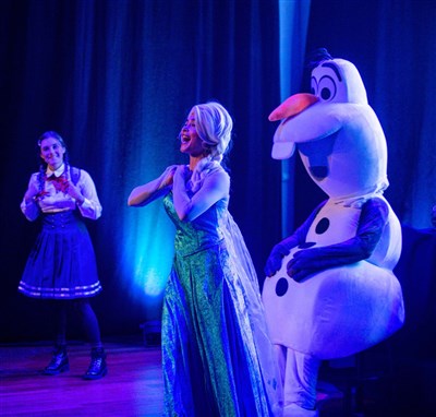 Photo 1 de Miss Poppins à la rescousse du Père Noël