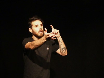 Photo 2 de Anthony Antunes dans Je réflexionne : Pérégrinations comico-philosophique