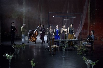 Photo 2 de Traviata Vous méritez un avenir meilleur