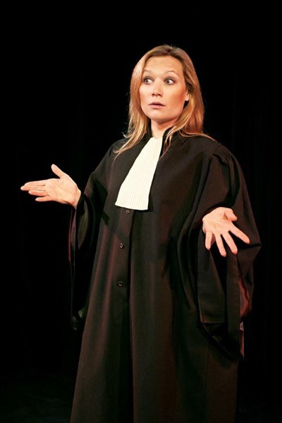 Photo 1 de Caroline Vigneaux dans Caroline Vigneaux quitte la robe