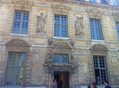 Photo 1 de Visite guidée : Le marais au temps des précieuses et des salons littéraires | Par Patrizia M