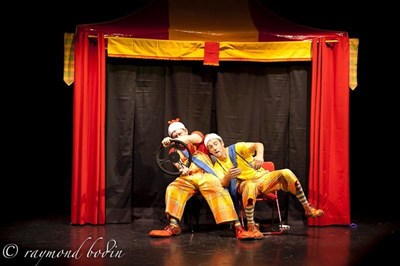 Photo 2 de Titus et Zinzin : Aieee, ça déménage !