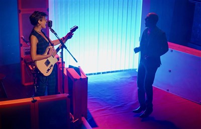 Photo 6 de 13, love is all you need