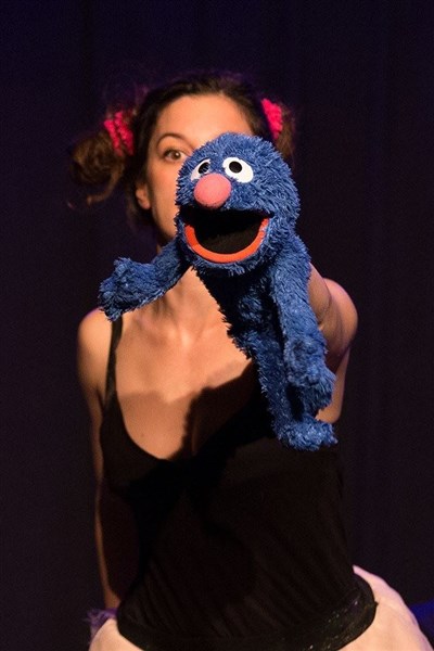 Photo 2 de Laura Elko dans Enfin vieille !