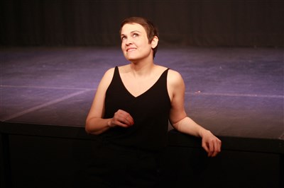 Photo 1 de Manon Guillemin dans Avec la pièce jointe c'est mieux