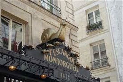 Photo 2 de Visite guidée afterwork : Autour de la rue Montorgueil | par Delphine Lanvin