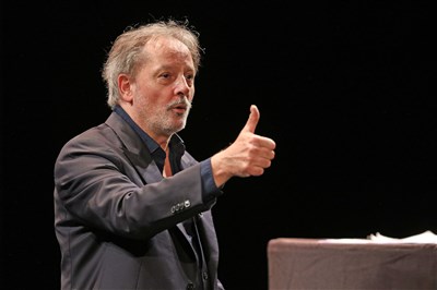 Photo 1 de Christophe Alévêque dans Revue de presse