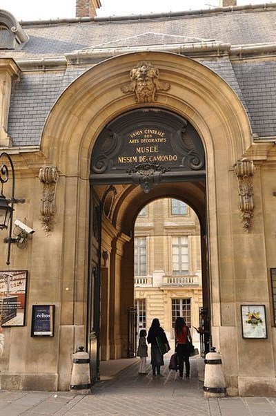 Photo 1 de Visite guidée : Le Quartier Monceau - Grandes Cocottes et Riches Banquiers | par Danielle Malka