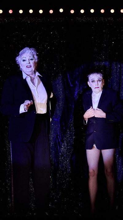 Photo 3 de Y'a d'la Joie - Cabaret déjanté