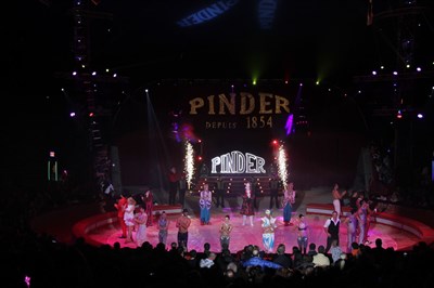 Photo 2 de Cirque Pinder dans La Légende ! | - Toulouse