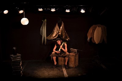 Photo 3 de Alice Costello dans Mandibules