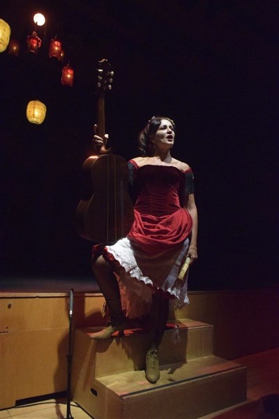 Nathalie Joly dans Café polisson