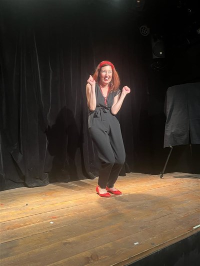 Photo 5 de Héloïse Pia dans Au bonheur d'être Femme