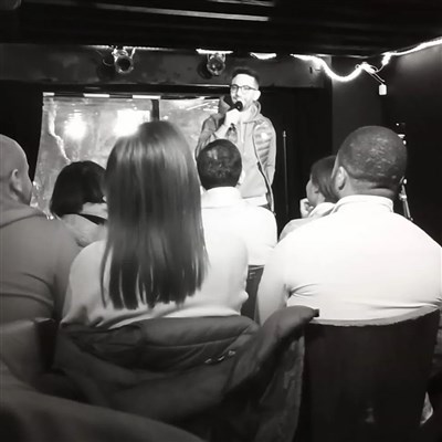 Photo 1 de No Name Comedy Club