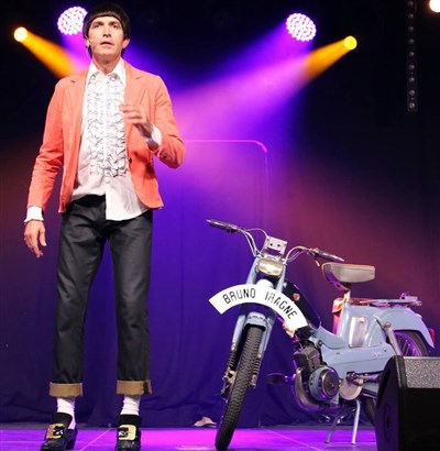 Photo 1 de Bruno Iragne dans Finissez d'entrer, on se serrera !