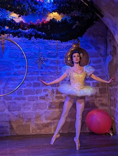Photo 1 de Sous le sapin | d'après l'univers de Casse-noisette