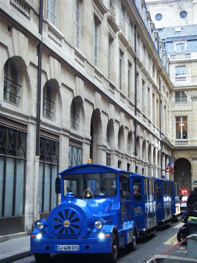 Another Paris petit train bleu circuit ELEGANT Palais Royal
