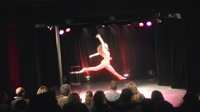 Photo 1 de Marjorie Falusi dans En folie