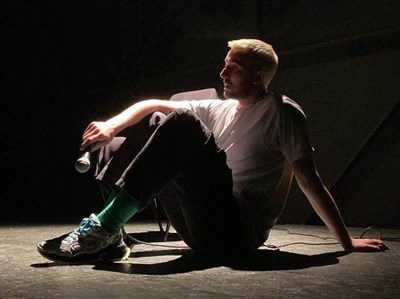 Photo 1 de Jules dans Le dauphin