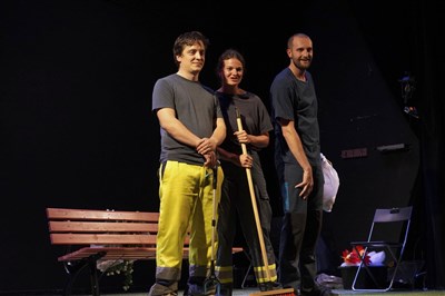 Photo 2 de Frédérique, le banc public