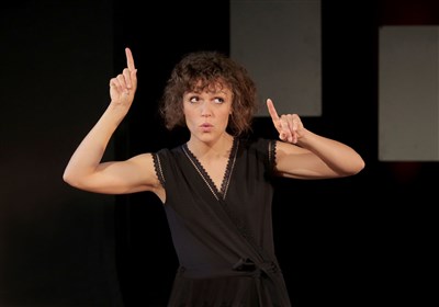 Marion Pouvreau Mais t'as quel age seul en scène
