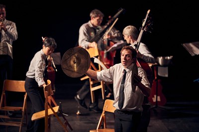 Photo 1 de Concerto contre piano et orchestre