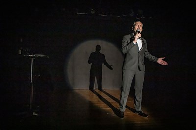 Photo 2 de Laurent Pit dans Viens me voir