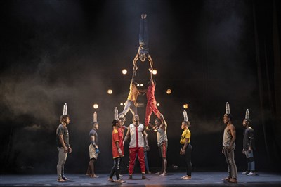 Photo 4 de Yé ! (L'Eau) | par Circus Baobab