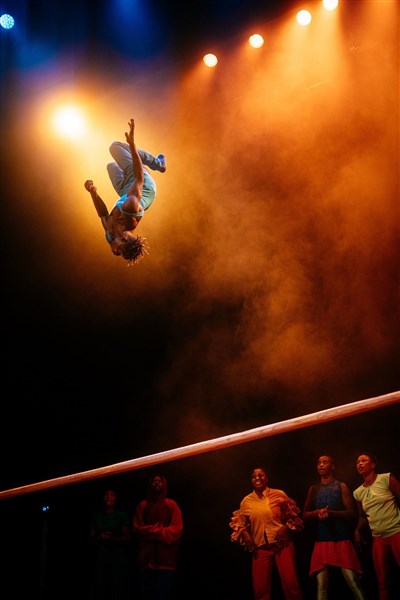 Photo 2 de Yongo Yely | par la compagnie Circus Baobab