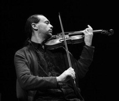 Gaël Rassaert (premier violon de La Camerata)