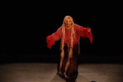 Photo 2 de Mama Khan, Le chant de la terre Lakota
