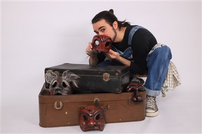 Photo 1 de Voyage absurde d'un Arlequin contemporain