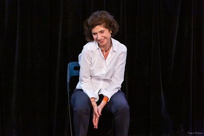 Photo 2 de Corinne Zarzavatdjian dans Un nom à coucher dehors !