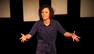 Marion Pouvreau Mais t'as quel age seul en scène