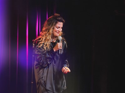 Photo 3 de Camille Tissot dans Heureuse