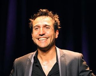 Photo 2 de Simon Guibert dans Siffler n'est pas draguer