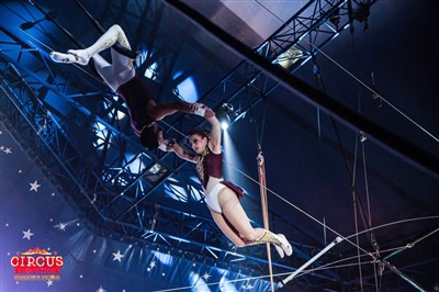 Photo 1 de Cirque Holiday dans Le Festival International du Cirque | - Villeneuve d'Ascq