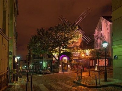 Le Moulin de la Galette la nuit