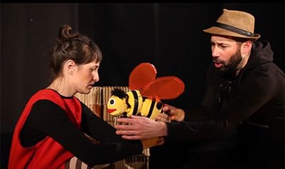 Photo 2 de Bzzz ! Le miel de Lili