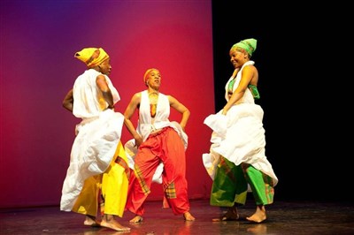 Photo 1 de Danses couleur ébène