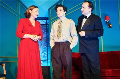 Photo 2 de Lorsque l'enfant paraît | avec Catherine Frot et Michel Fau