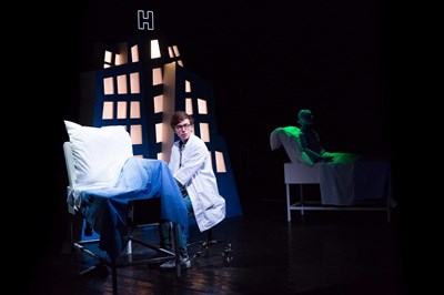 Photo 1 de Les 1001 vies des urgences | par Axel Auriant